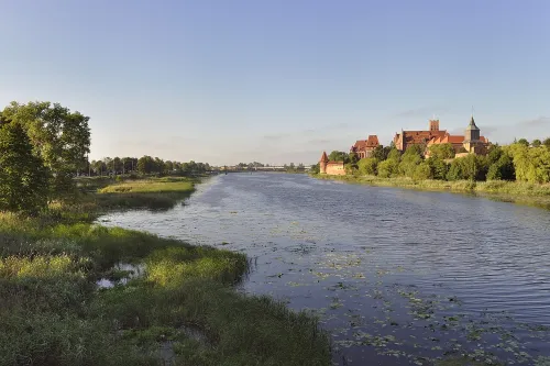 Nogat Riverbank Promenade in Malbork, stop 1 on the self-guided walking tour