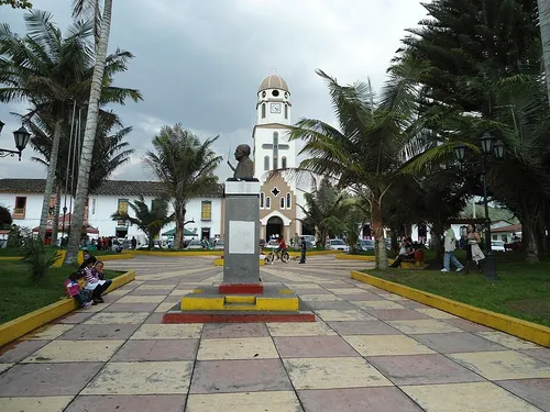 Plaza de Bolívar à Salento, étape 1 de la visite à pied autoguidée