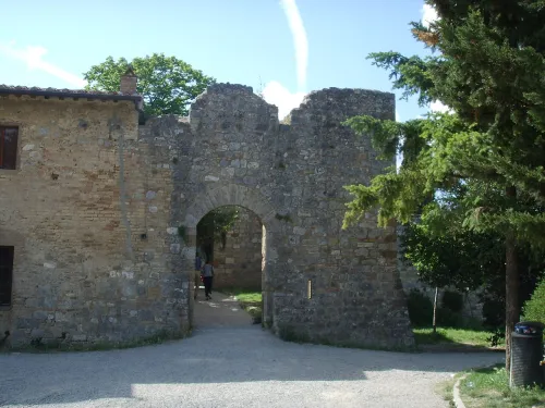 Rocca di Montestaffoli in San Gimignano, stop 6 on the self-guided walking tour