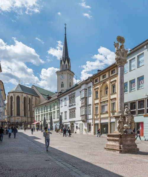 Stadtpfarrkirche St. Jakob in Villach, stop 5 on the self-guided walking tour
