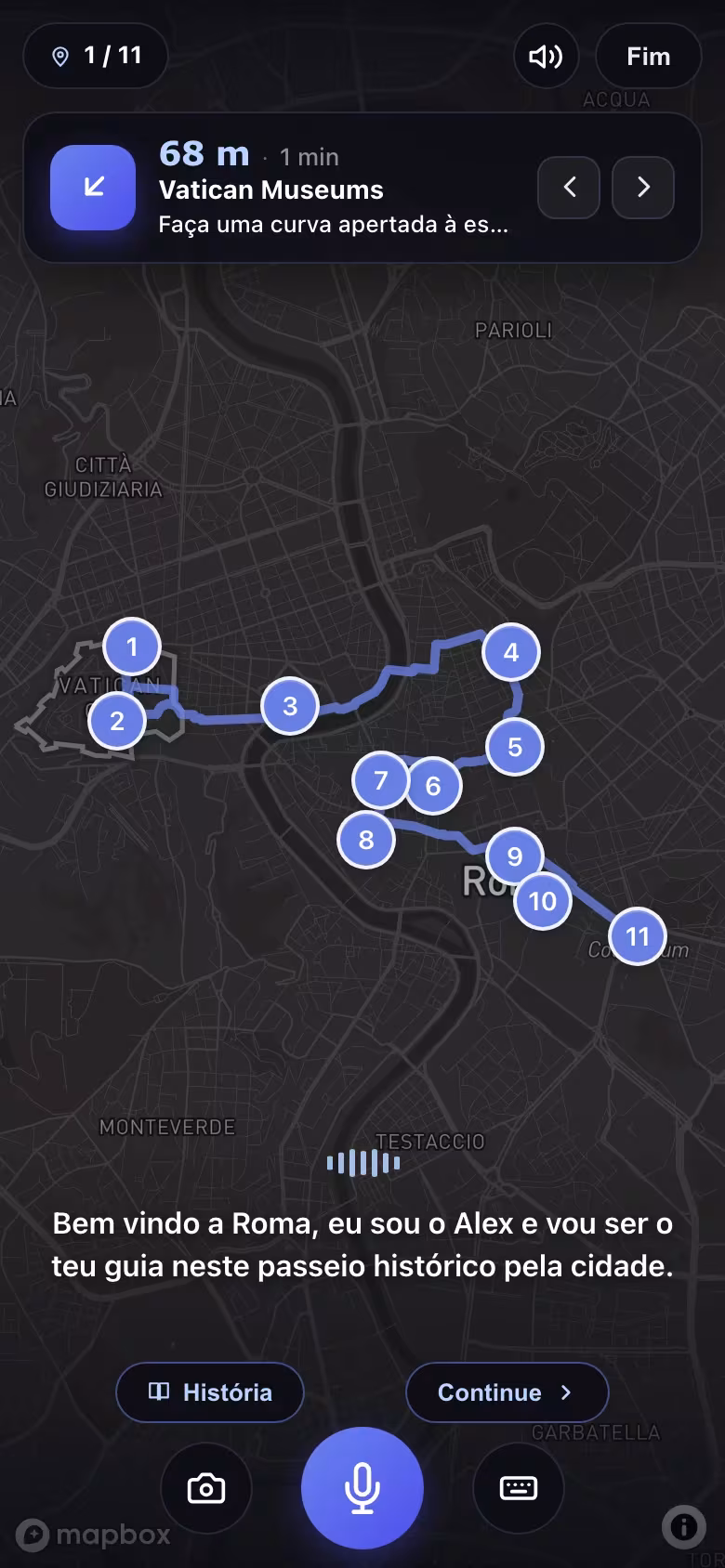 A meio do passeio: o guia conta a história de Nero e do grande incêndio de Roma enquanto o mapa navega até à paragem seguinte, com botões de resposta por foto, voz e texto.